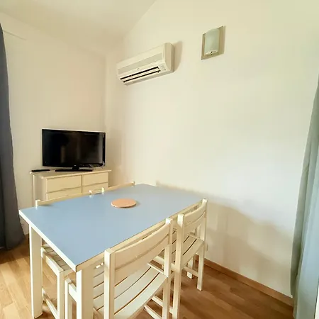 Avec Piscine Et Wifi A - Fr-1-778-40 *